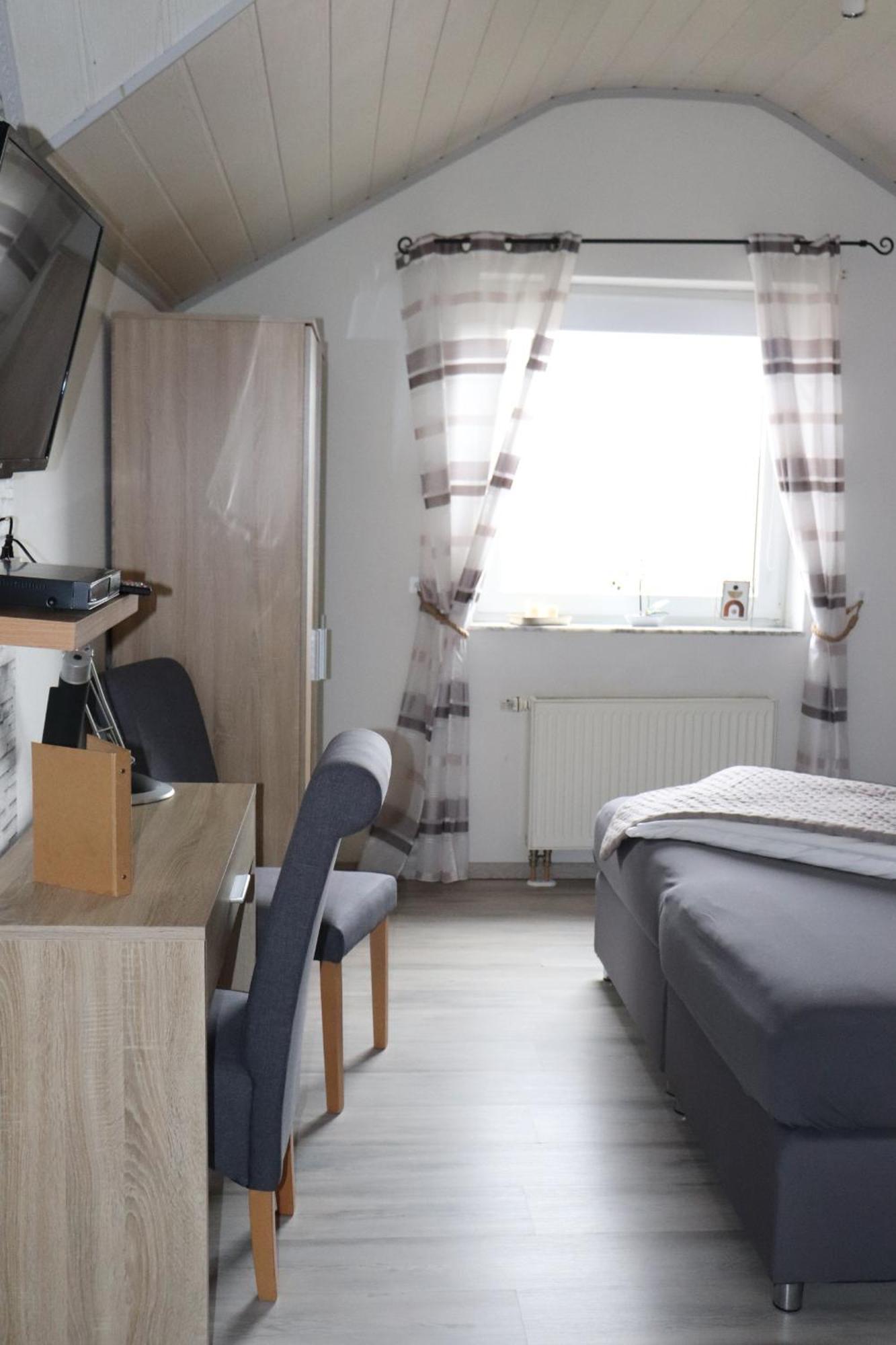 Pension Und Apartment Landhaus Fricke Calden Exterior foto